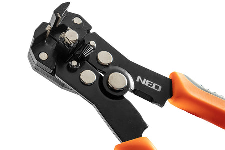 Kliešte na konektory a odizolovanie 160 mm od NEO TOOLS nájdeš na naravis.sk