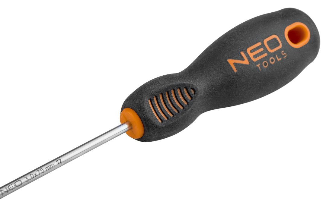 Skrutkovač plochý 3.0 x 75 mm od NEO TOOLS nájdeš na naravis.sk