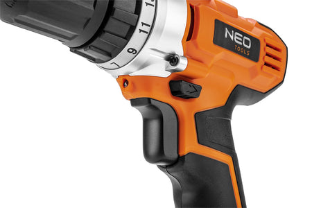 Sada elektrického náradia v taške, 18V vŕtačka/prístroj, 18V baterka, 4Ah akumulátor, nabíjačka, Termoska od NEO TOOLS nájdeš na naravis.sk