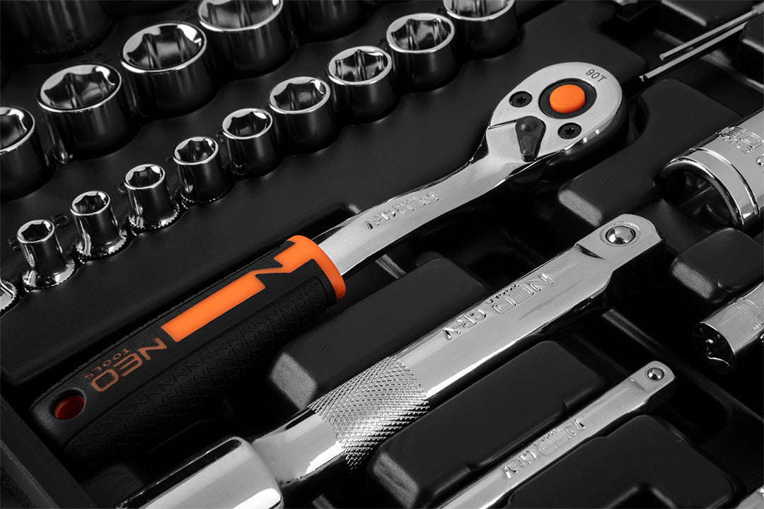 Sada nástrčných kľúčov 1/2", 1/4", 73 kusov, CrV od NEO TOOLS nájdeš na naravis.sk