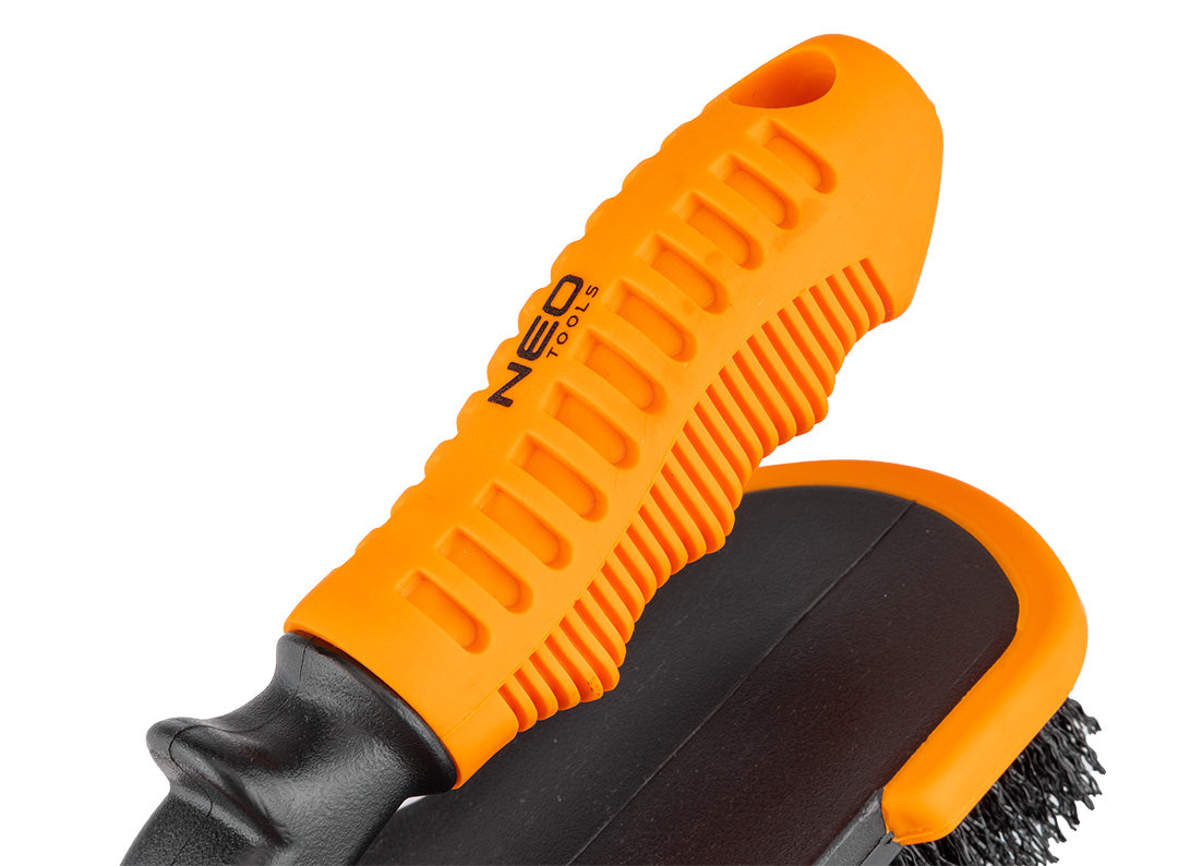 Univerzálna kefa na pneumatiky, čalúnenie od NEO TOOLS nájdeš na naravis.sk