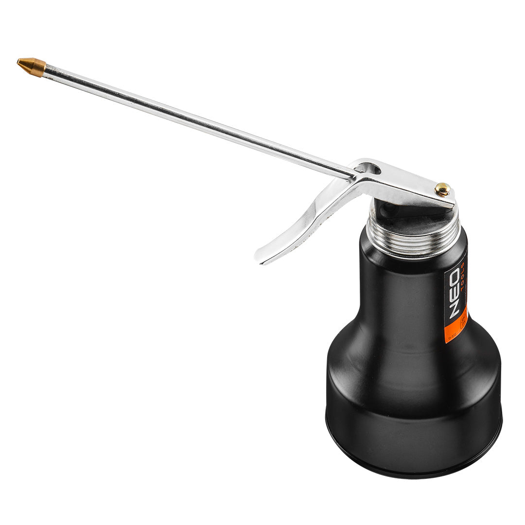 Olejnička 350 ml tuhej špičky od NEO TOOLS nájdeš na naravis.sk