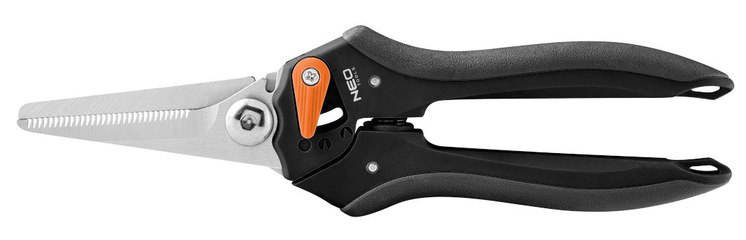 Viacúčelové záhradné nožnice 210 mm, dosah do 6 mm, nastaviteľná vzdialenosť od NEO TOOLS nájdeš na naravis.sk