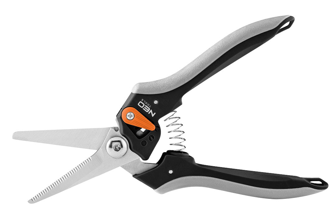 Viacúčelové záhradné nožnice 210 mm, dosah do 6 mm, nastaviteľná vzdialenosť od NEO TOOLS nájdeš na naravis.sk