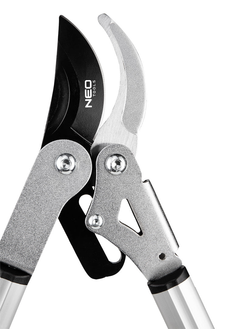 Obtokové nožnice na konáre 710 mm, dosah do 45 mm, s o 30 % vyšším ťahom od NEO TOOLS nájdeš na naravis.sk