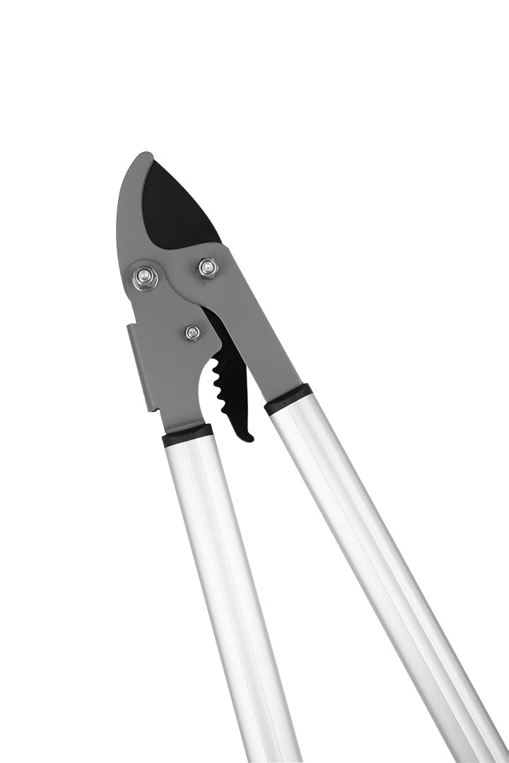 Obtokové nožnice na konáre 765 mm, dosah do 40 mm, s o 60 % vyšším ťahom od NEO TOOLS nájdeš na naravis.sk
