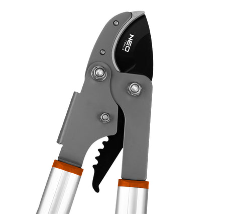 Kovadlinkový nožík na konáre 765 mm, dosah do 40 mm, 60 % zvýšenie výkonu prevodovky od NEO TOOLS nájdeš na naravis.sk