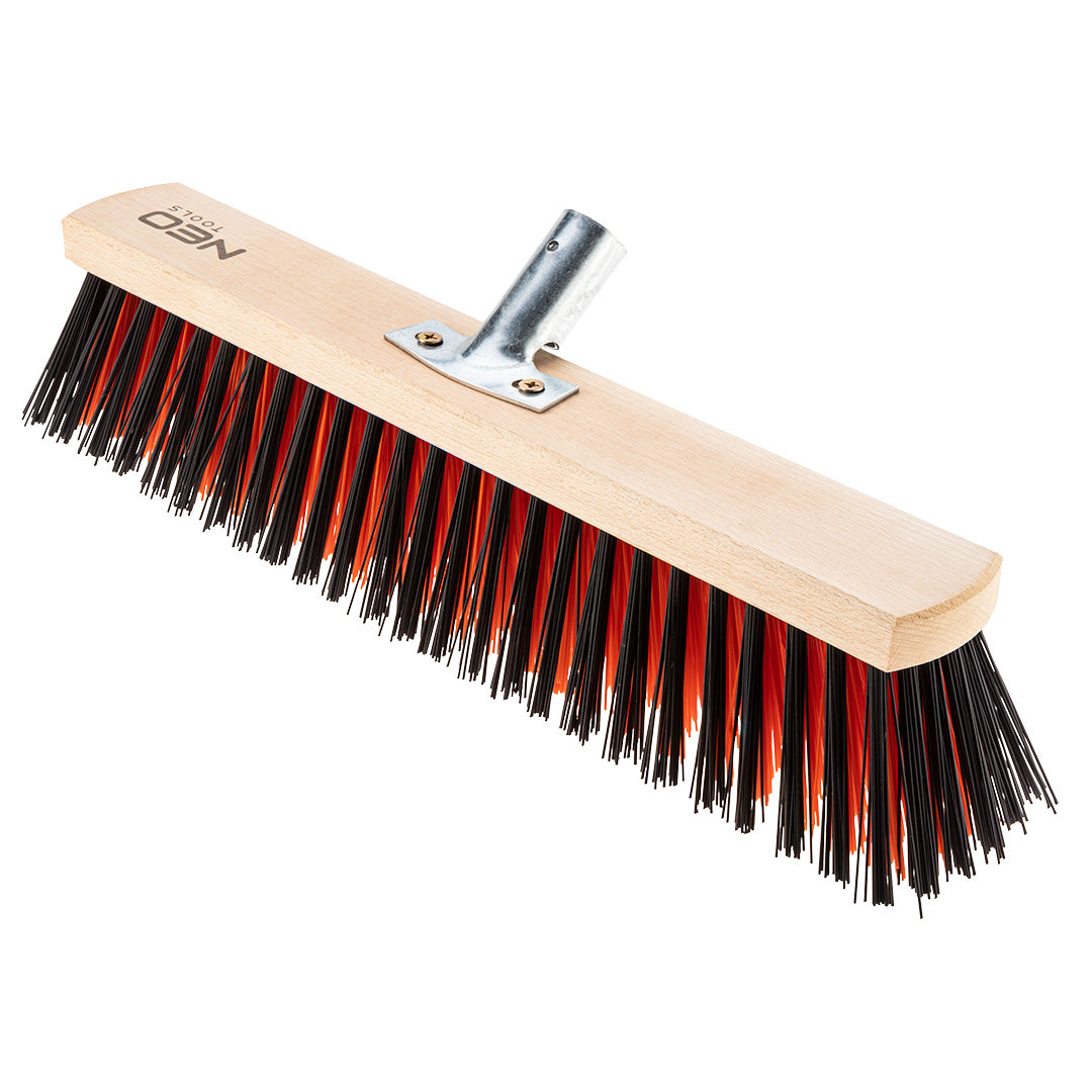 Metla na zametanie ulice 40 cm s kovovou rukoväťou. Kvalitný rad - pre profesionálov. od NEO TOOLS nájdeš na naravis.sk