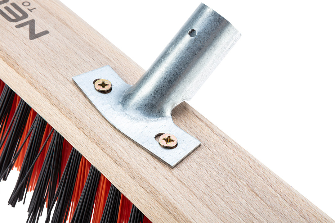 Metla na zametanie ulice 80 cm s kovovou rukoväťou. Kvalitný rad - pre profesionálov. od NEO TOOLS nájdeš na naravis.sk