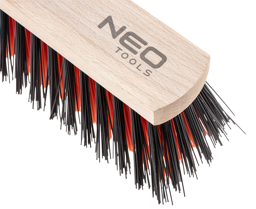 Metla na zametanie ulice 80 cm s kovovou rukoväťou. Kvalitný rad - pre profesionálov. od NEO TOOLS nájdeš na naravis.sk