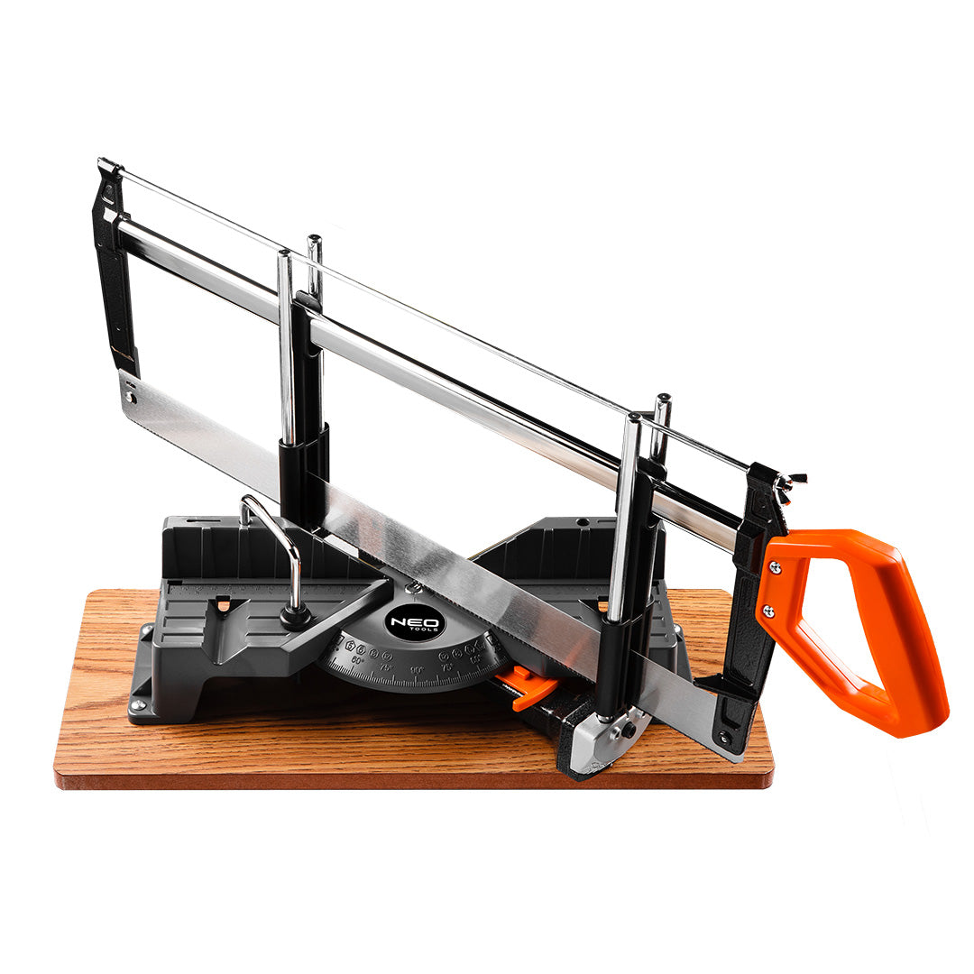 Úkosová pilka, 600 mm od NEO TOOLS nájdeš na naravis.sk