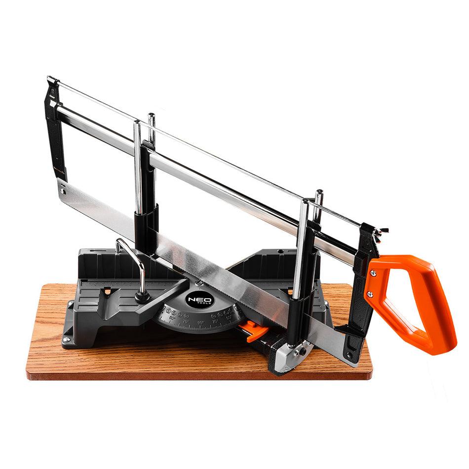 Úkosová pilka, 600 mm od NEO TOOLS nájdeš na naravis.sk