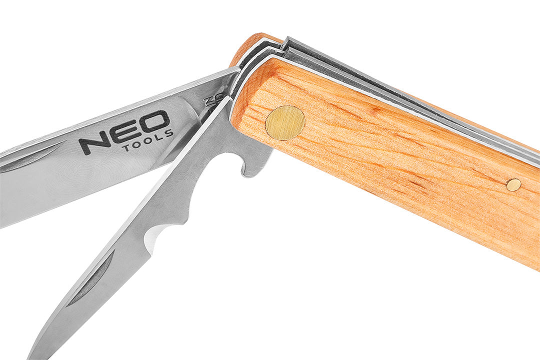 Montážny nôž s dreveným krytom na špajdle od NEO TOOLS nájdeš na naravis.sk