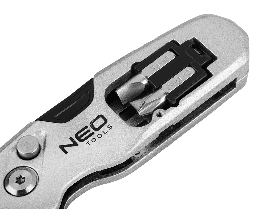 Skladací nôž s lichobežníkovou čepeľou 1+3 čepele, 2 bity od NEO TOOLS nájdeš na naravis.sk