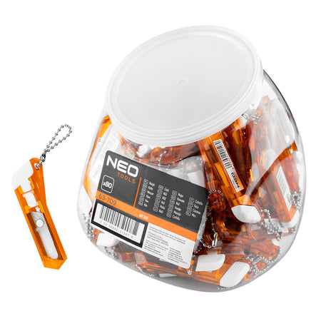Malý nôž v nádobe, viac ako 80 ks. od NEO TOOLS nájdeš na naravis.sk