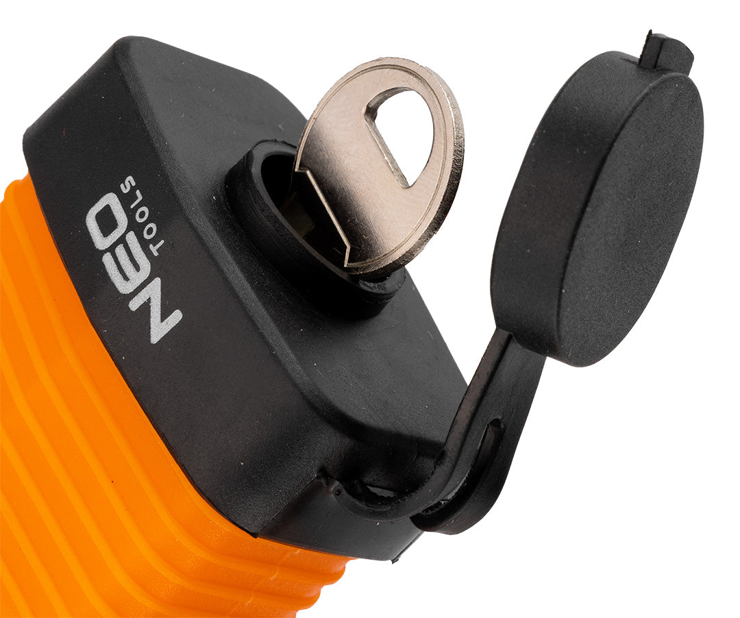 Dlhý vodotesný laminovaný gumový kryt visiaceho zámku. 40 mm od NEO TOOLS nájdeš na naravis.sk