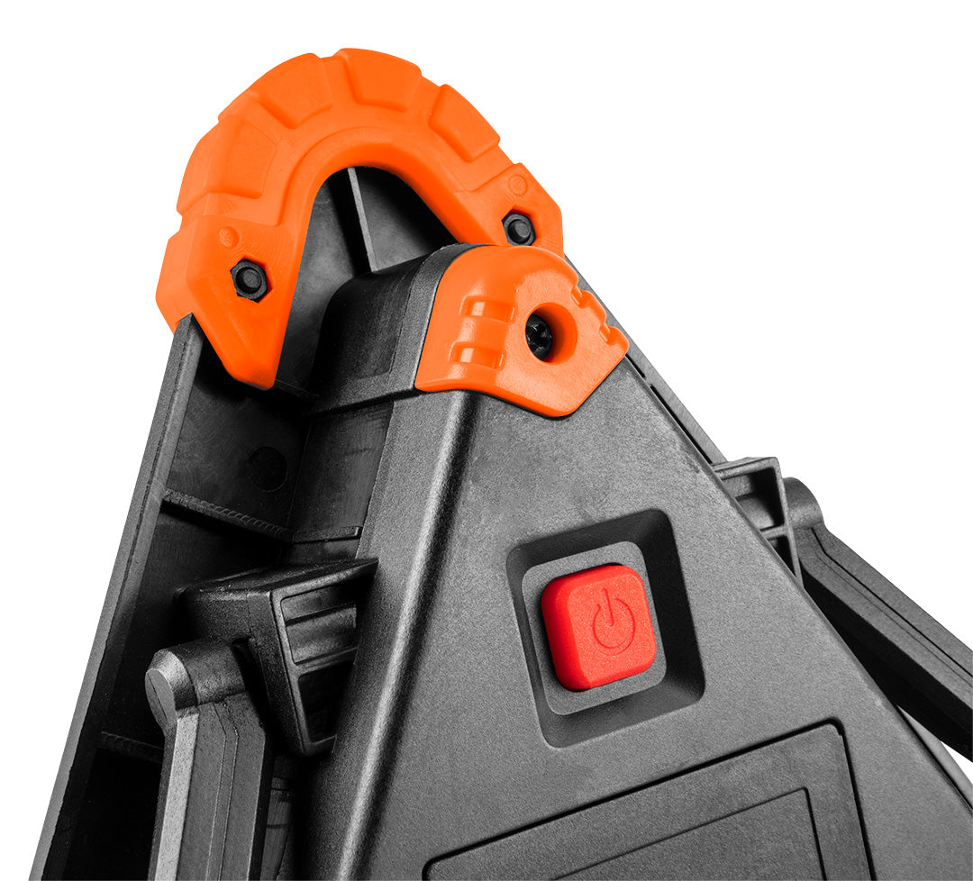 Akumulátorová lampa + výstražný trojuholník 2 v 1 od NEO TOOLS nájdeš na naravis.sk