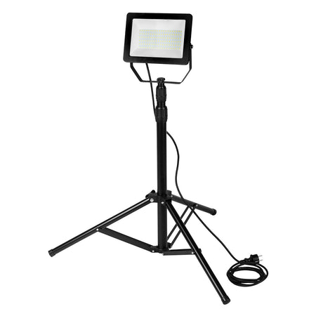 Reflektor jednoduchý 100W SMD LED 8500lm na stojane 1.8m od NEO TOOLS nájdeš na naravis.sk