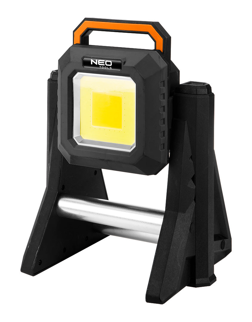 Teleskopický reflektor 3000 lm od NEO TOOLS nájdeš na naravis.sk
