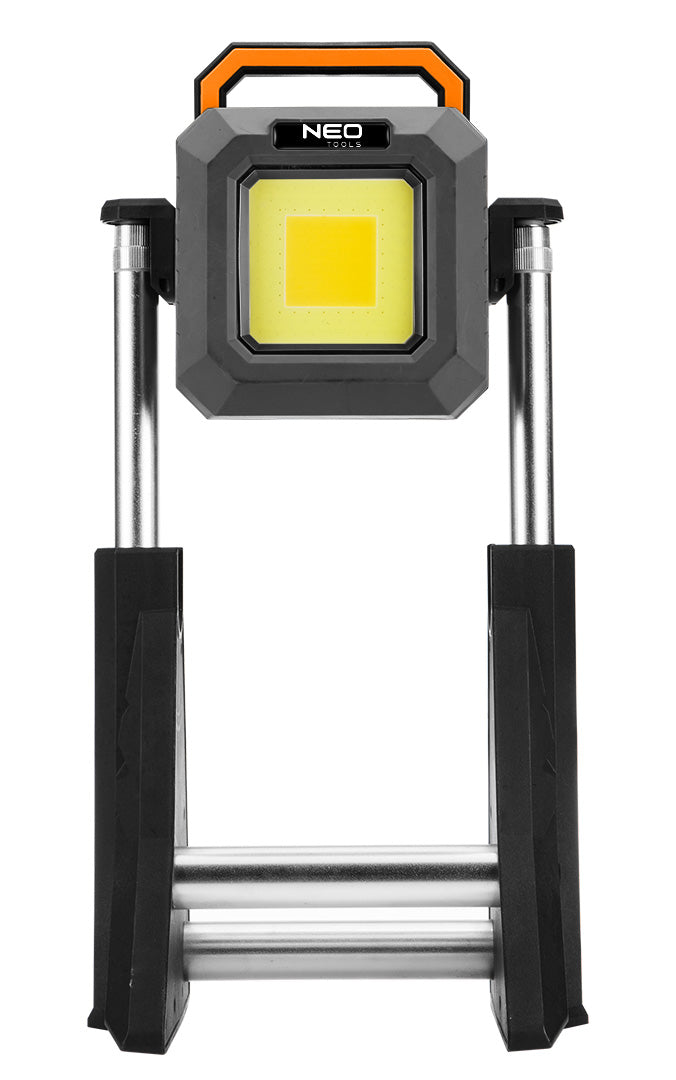 Teleskopický reflektor 3000 lm od NEO TOOLS nájdeš na naravis.sk