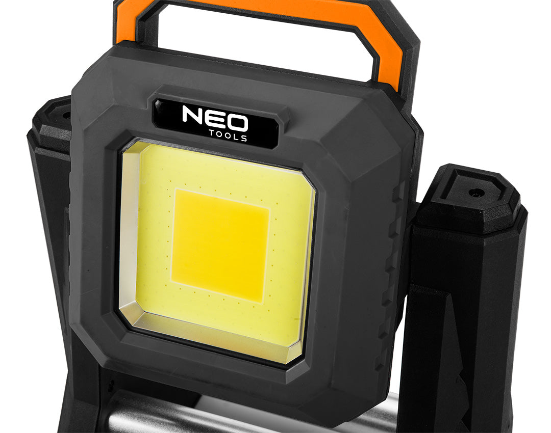 Teleskopický reflektor 3000 lm od NEO TOOLS nájdeš na naravis.sk